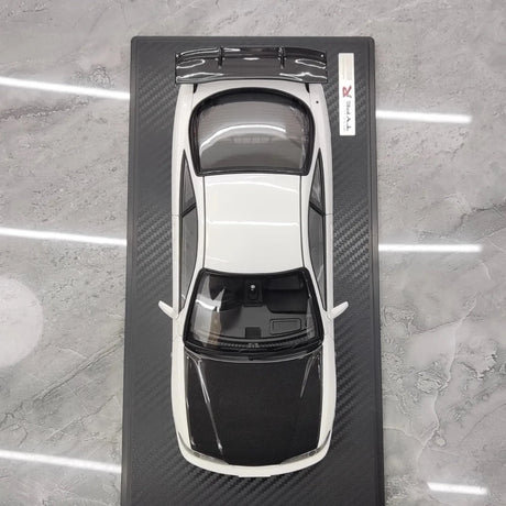 [Ignition] 1:18 Honda 1995 Integra Type R DC2 White Model Car Resin