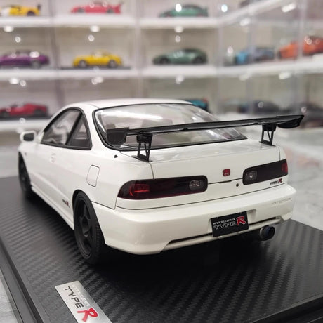 [Ignition] 1:18 Honda 1995 Integra Type R DC2 White Model Car Resin