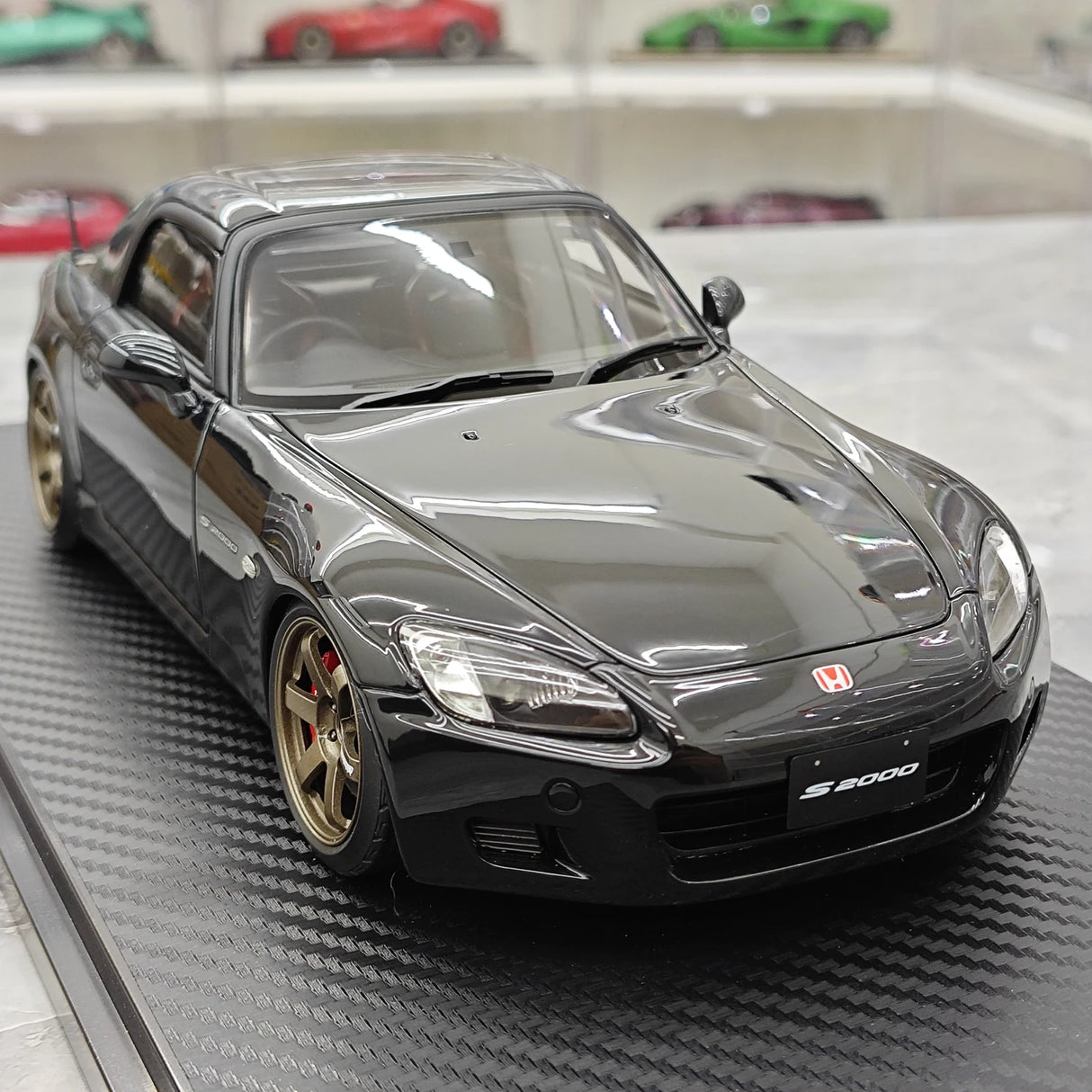 Ignition Honda 2000 S2000 (AP1) Black 1:18 – Modello in resina collezionabile