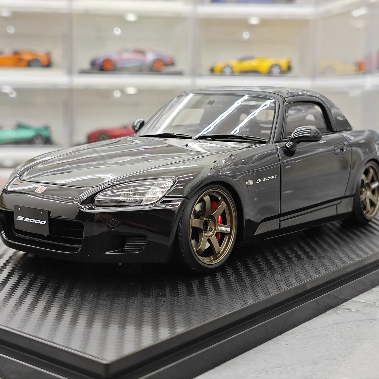 Ignition Honda 2000 S2000 (AP1) Black 1:18 – Modello in resina collezionabile