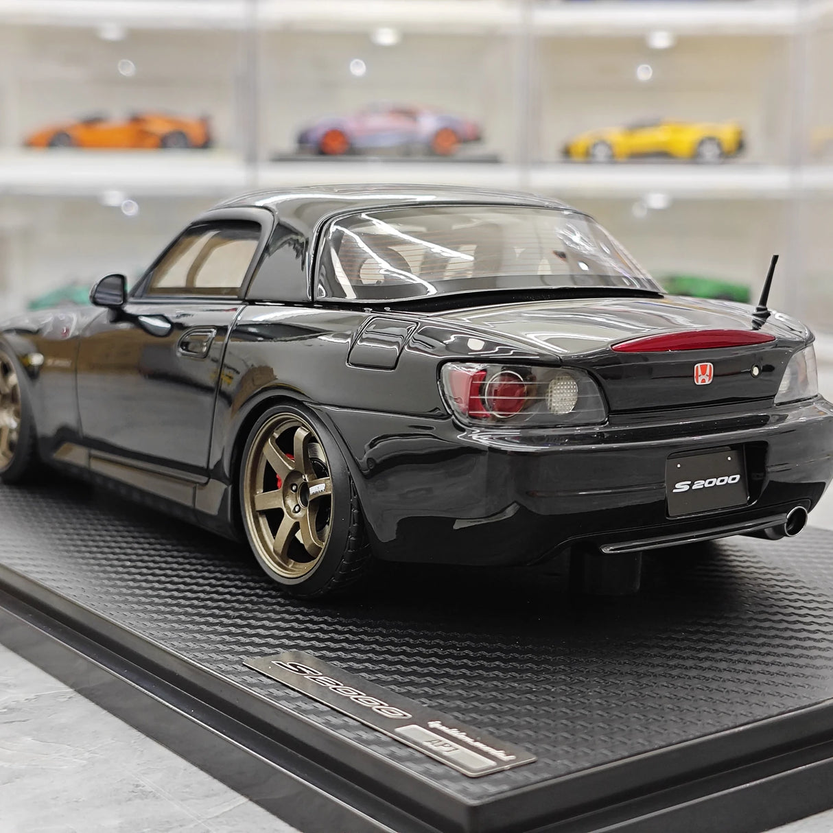 Ignition Honda 2000 S2000 (AP1) Black 1:18 – Modello in resina collezionabile