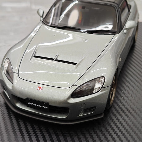 إشعال Honda 2000 S2000 (AP1) 1:18 المعدني للمسدس – راتنج نموذجي قابل للجمع