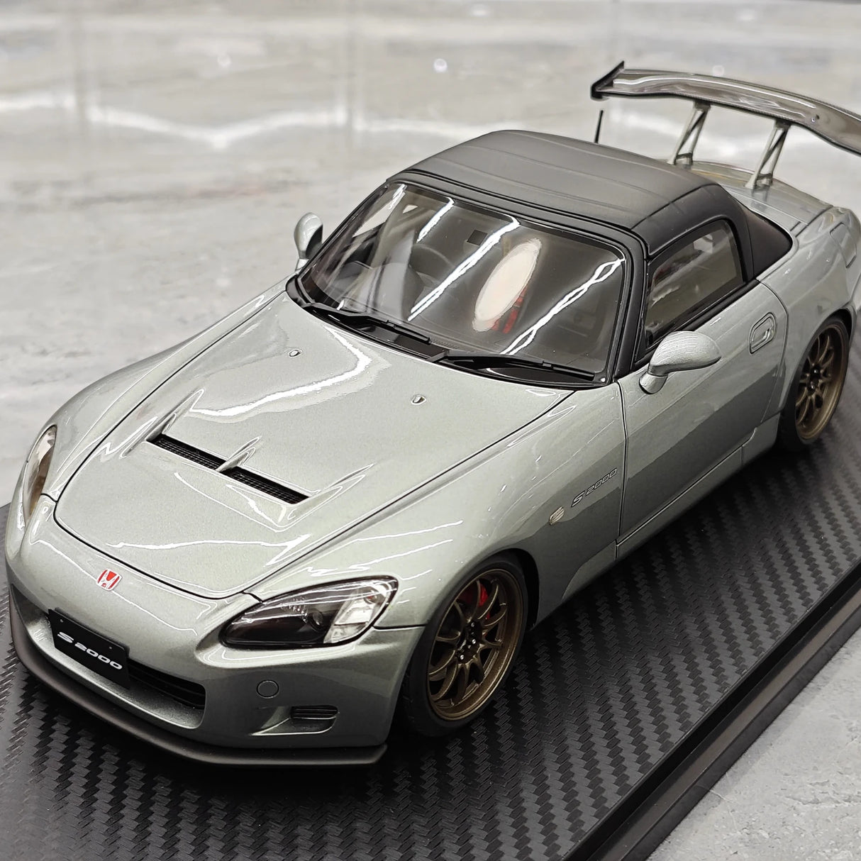 Sytytys Honda 2000 S2000 (AP1) Gun Metallic 1:18 – keräilyhartsimalli
