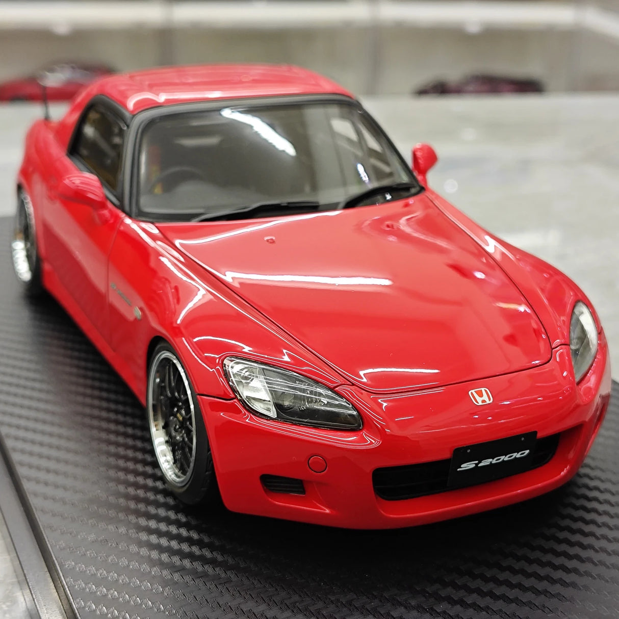 Ignition Honda 2000 S2000 (AP1) Red 1:18 – Modello in resina collezionabile