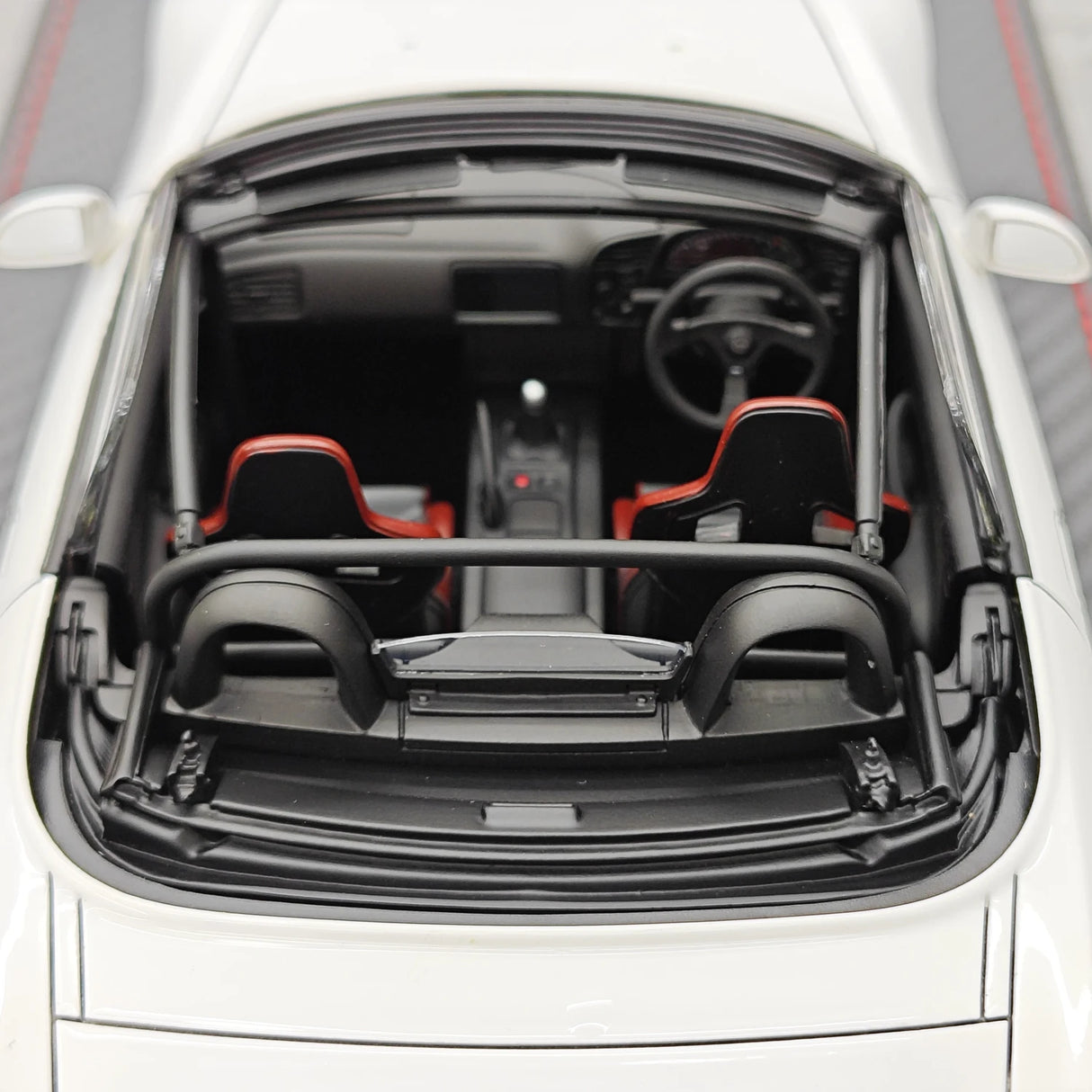 Ignition Honda 2000 S2000 (AP1) 1:18 bianco – Resina modello in resina collezionabile