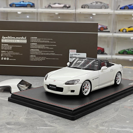 إشعال Honda 2000 S2000 (AP1) وايت 1:18 – راتنج نموذجي قابل للجمع