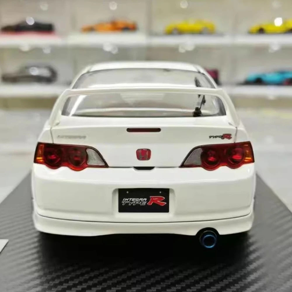 [Ignition] 1:18 Honda 2001 Integra Type R DC5 White Model Car Resin