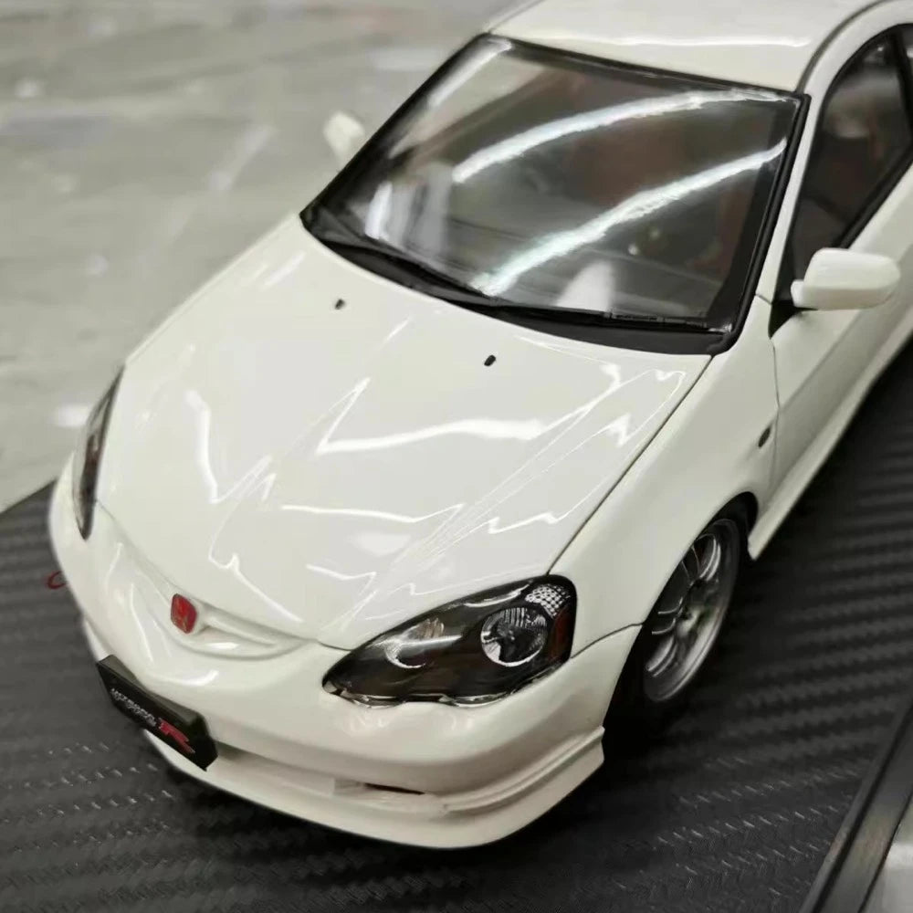 [Ignition] 1:18 Honda 2001 Integra Type R DC5 White Model Car Resin