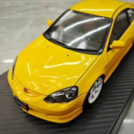 [Ignition] 1:18 Honda 2001 Integra Type R DC5 Yellow Model Car Resin