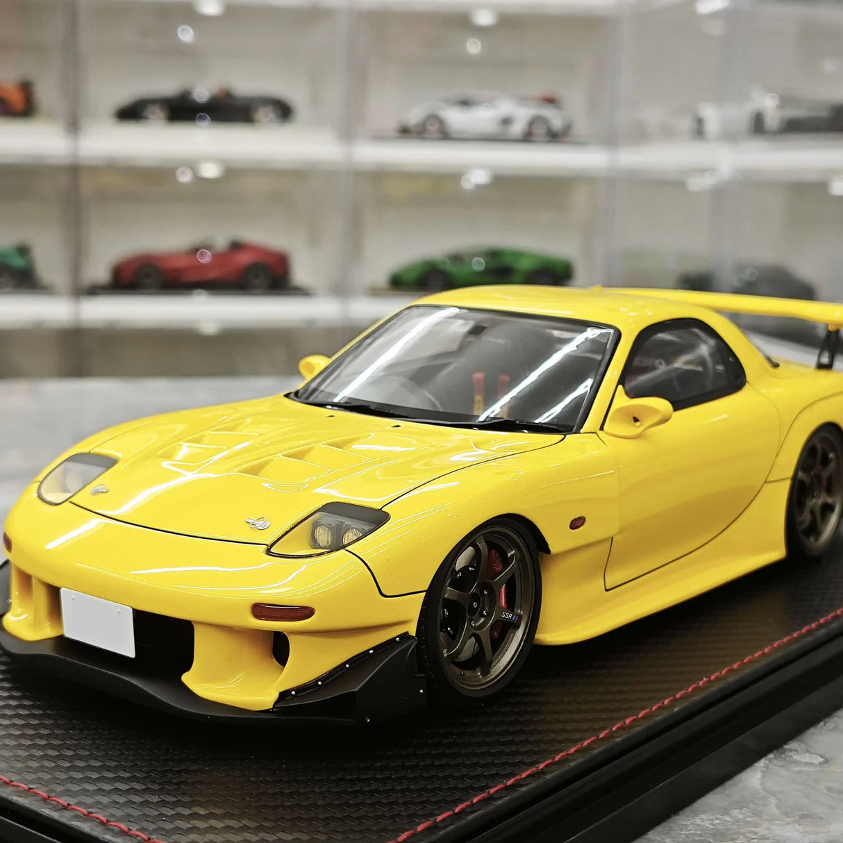 Accensione Mazda 1993 RX-7 FD3S Initial D Keisuke Takahashi Giallo 1:18 – Resina modello in resina collezionabile