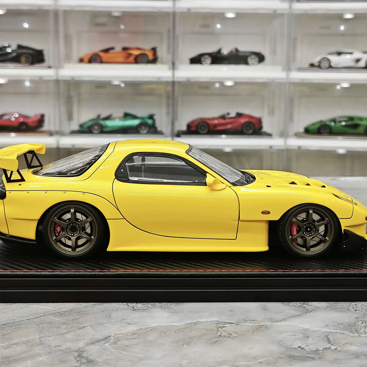 Accensione Mazda 1993 RX-7 FD3S Initial D Keisuke Takahashi Giallo 1:18 – Resina modello in resina collezionabile