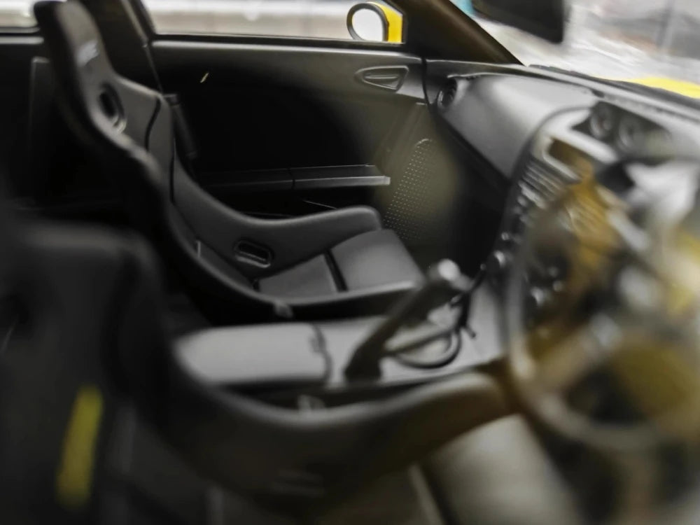 [Ignition] 1:18 Mazda 2003 RX-8 RE Amemiya Yellow Model Car Resin