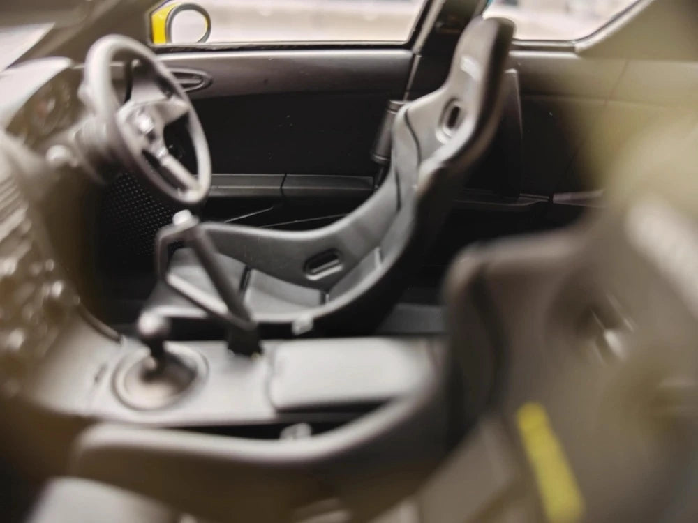 [Ignition] 1:18 Mazda 2003 RX-8 RE Amemiya Yellow Model Car Resin
