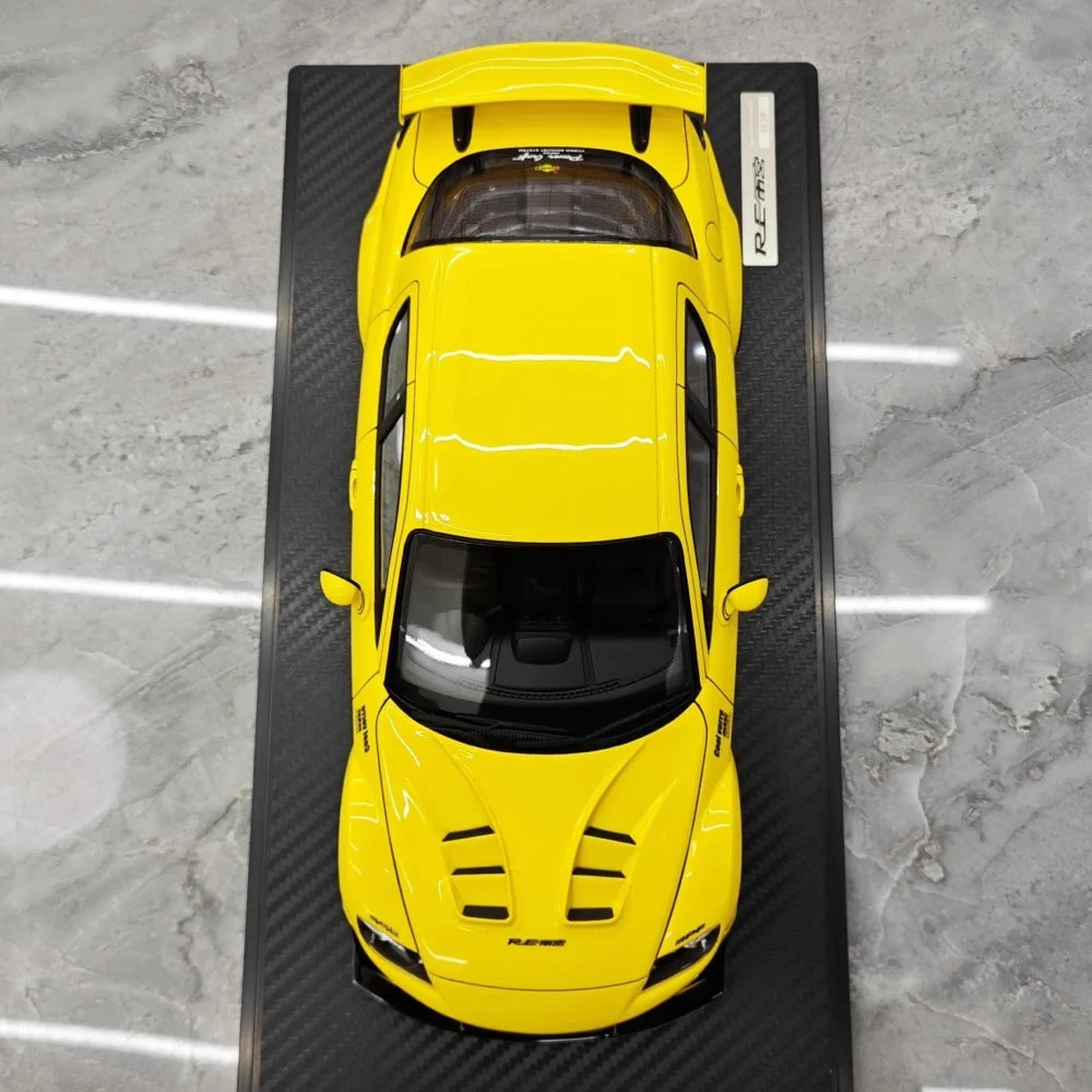 [Ignition] 1:18 Mazda 2003 RX-8 RE Amemiya Yellow Model Car Resin
