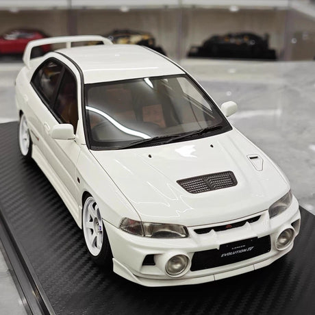 [Ignition] 1:18 Mitsubishi 1997 Lancer Evo IV White Model Car Resin