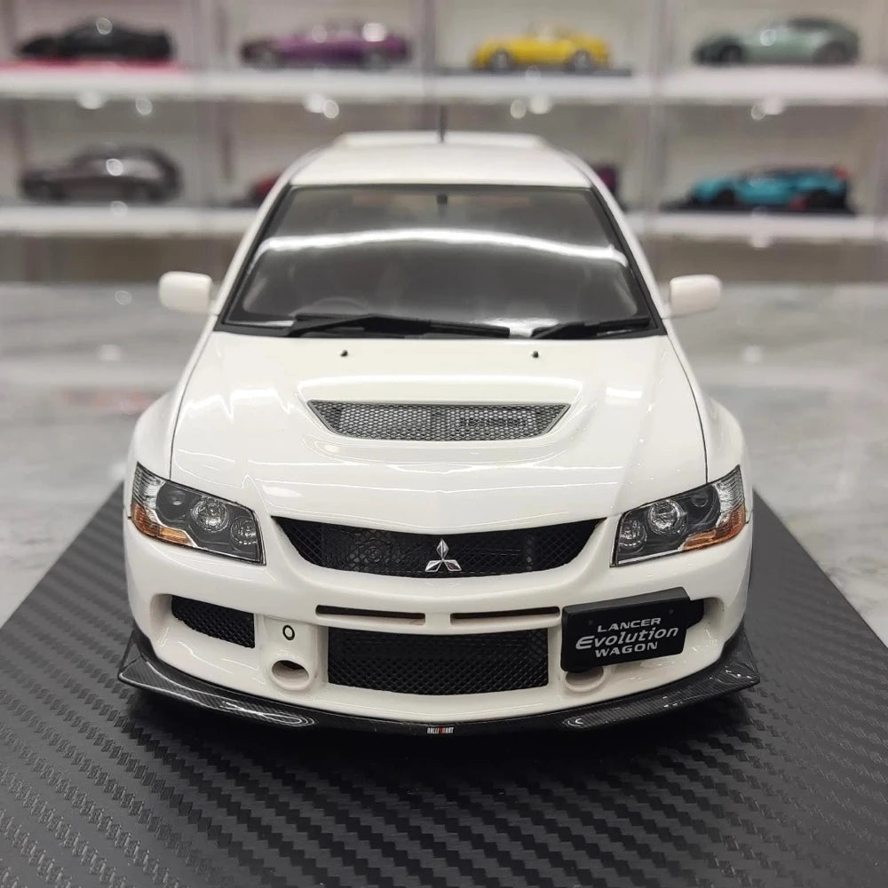 [Ignition] 1:18 Mitsubishi 2005 Lancer Evo IX Wagon White Model Car Resin