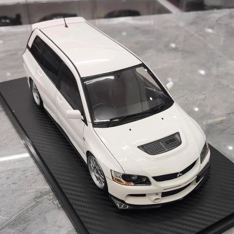 [Ignition] 1:18 Mitsubishi 2005 Lancer Evo IX Wagon White Model Car Resin