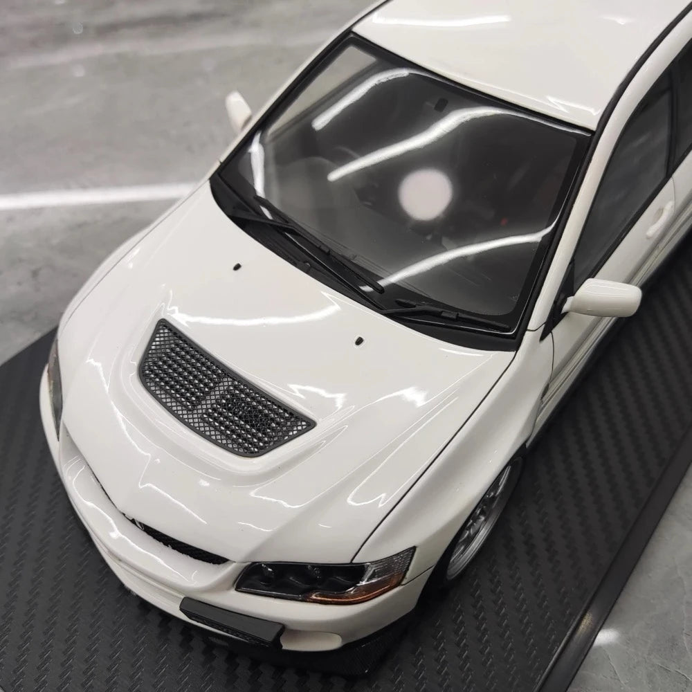 [Ignition] 1:18 Mitsubishi 2005 Lancer Evo IX Wagon White Model Car Resin