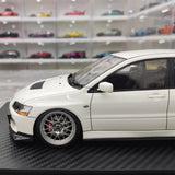 [Ignition] 1:18 Mitsubishi 2005 Lancer Evo IX Wagon White Model Car Resin