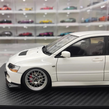 [Ignition] 1:18 Mitsubishi 2005 Lancer Evo IX Wagon White Model Car Resin