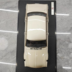 [Ignition] 1:18 Nissan 1970 Skyline 2000 GT-R PGC10 goud modelauto Hars