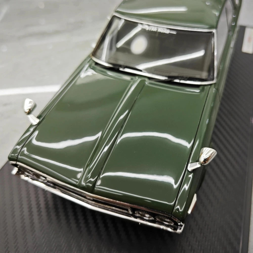 [Ignition] 1:18 Nissan 1972 Laurel 2000SGX C130 Green Model Car Resin