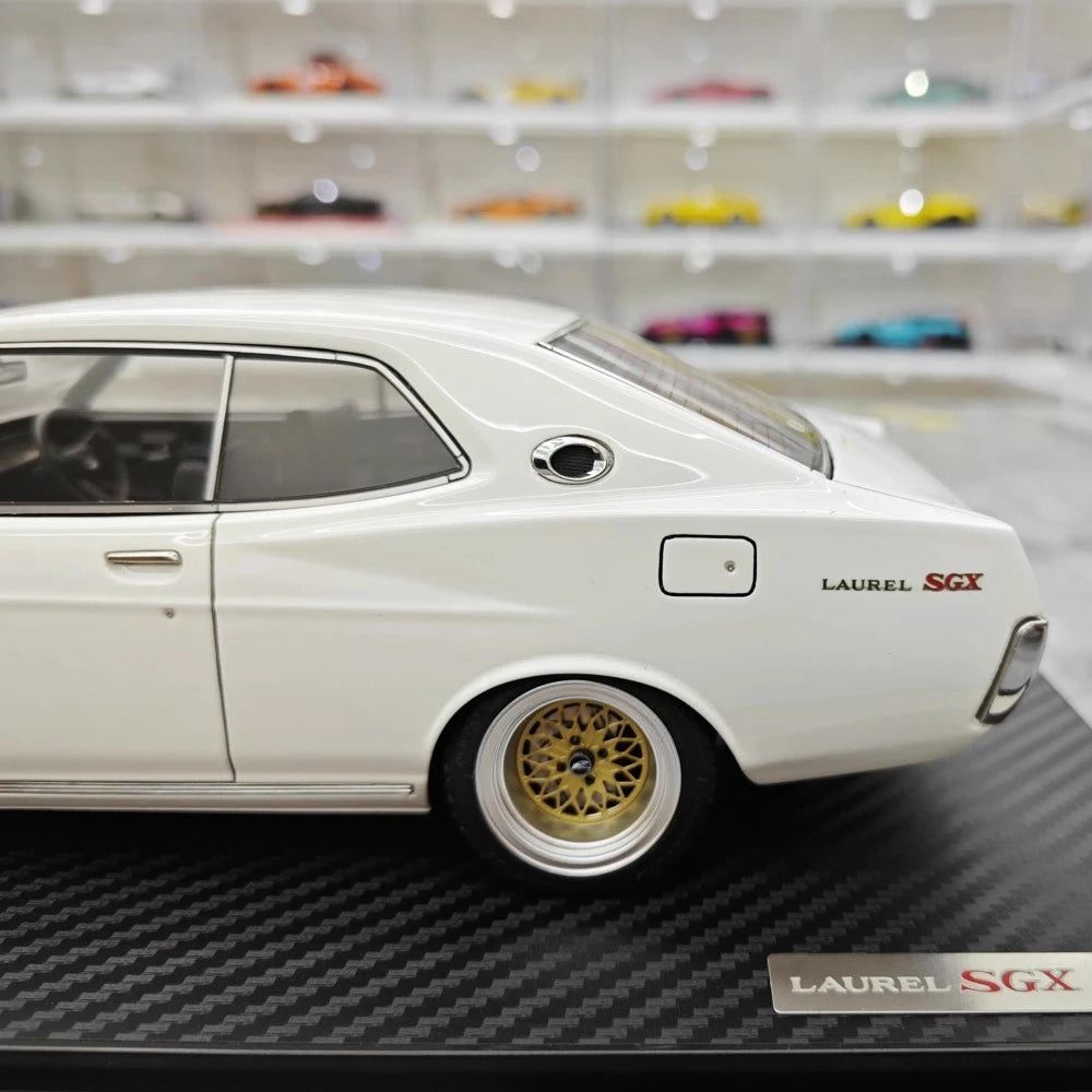 [Ignition] 1:18 Nissan 1972 Laurel 2000SGX C130 ホワイト モデルカー レジン