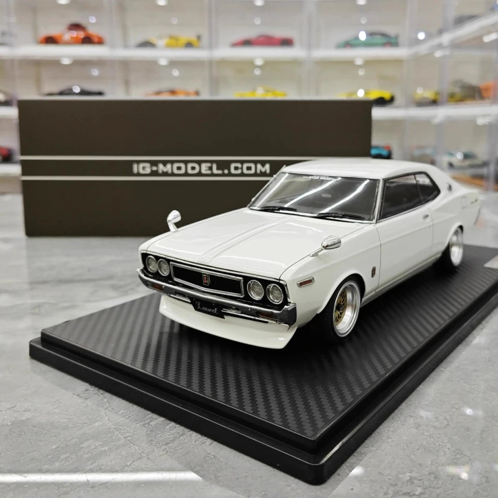 [Ignition] 1:18 Nissan 1972 Laurel 2000SGX C130 ホワイト モデルカー レジン