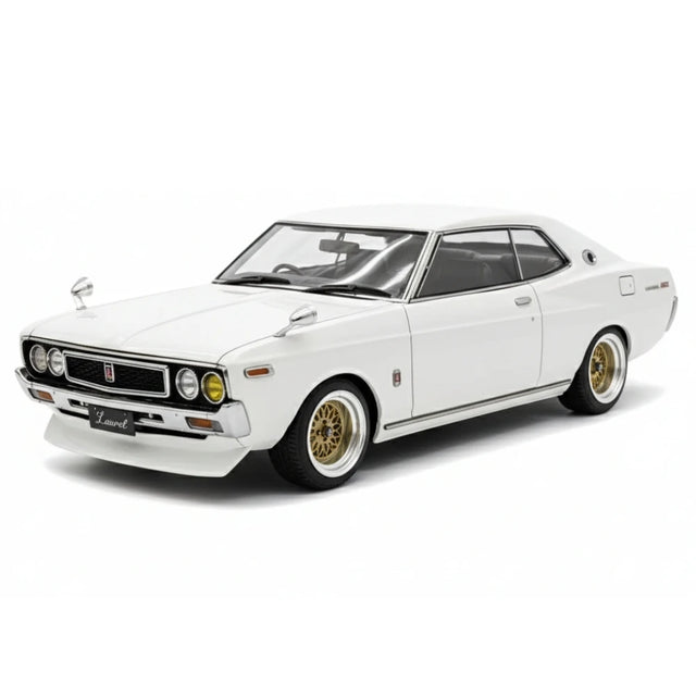 [Ignition] 1:18 Nissan 1972 Laurel 2000SGX C130 ホワイト モデルカー レジン