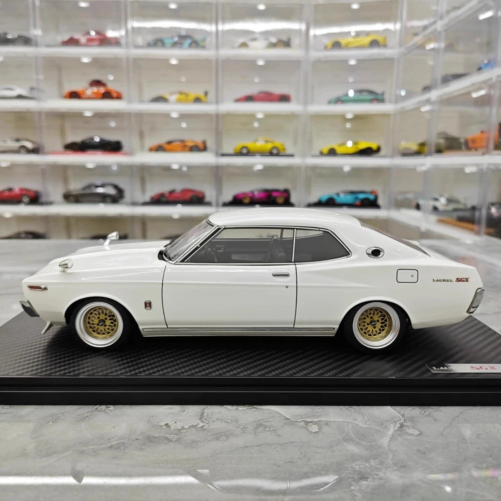 [Ignition] 1:18 Nissan 1972 Laurel 2000SGX C130 ホワイト モデルカー レジン
