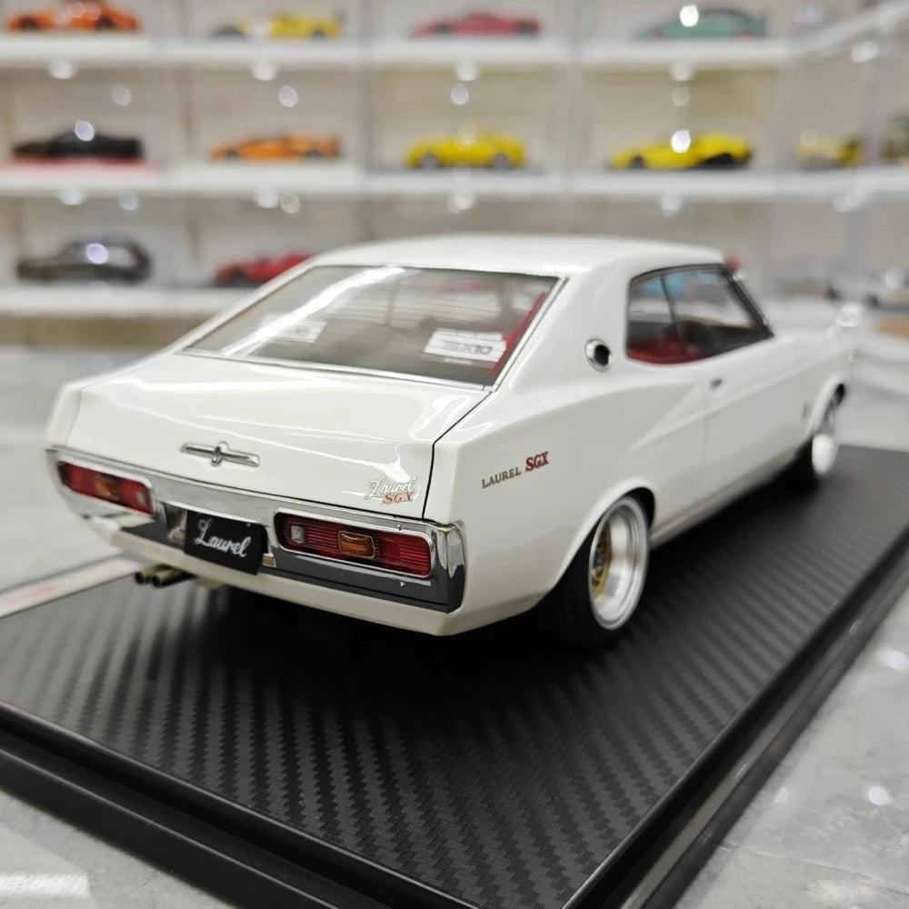 [Ignition] 1:18 Nissan 1972 Laurel 2000SGX C130 ホワイト モデルカー レジン