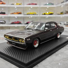 [Ignition] 1:18 Nissan 1972 Skyline 2000 GT-X GC110 viola modellino di auto resina