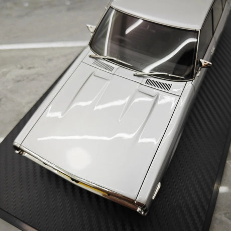 [Ignition] 1:18 Nissan 1972 Skyline 2000 GT-X GC110 Silver Model Car Resin