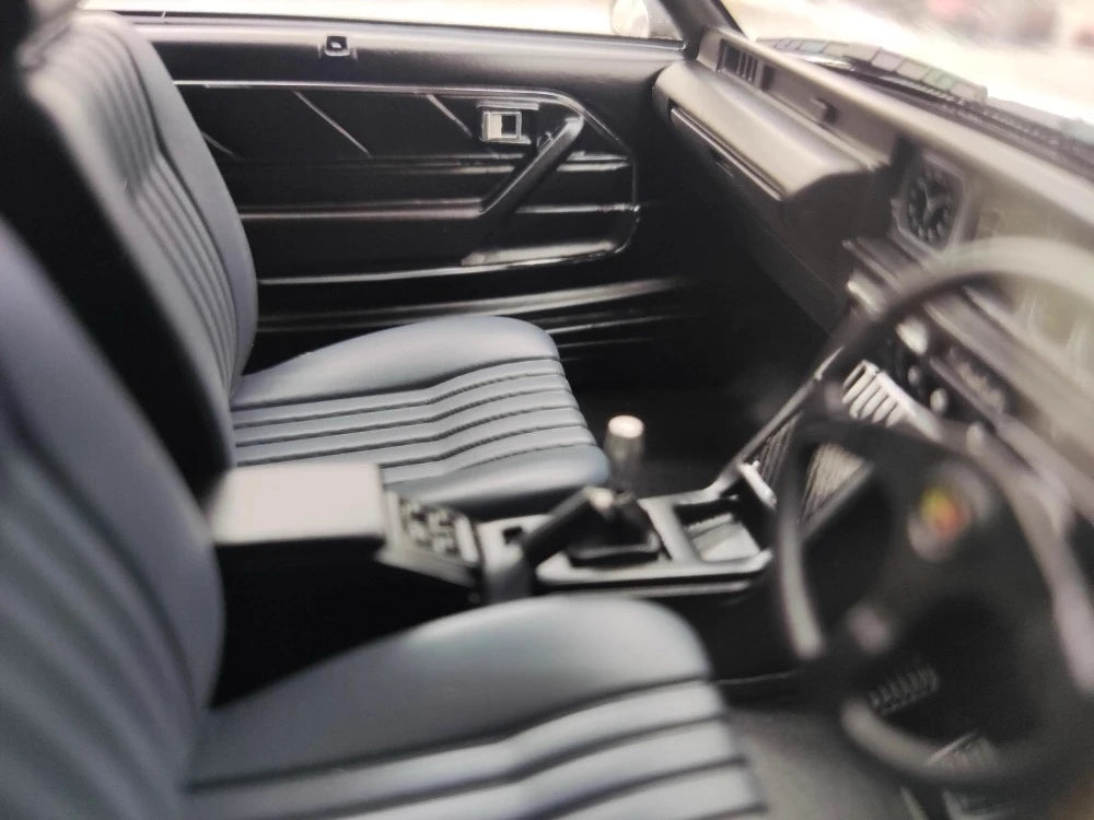 [Ignition] 1:18 Nissan 1977 Skyline 2000 GT ES C210 ホワイト モデルカー レジン