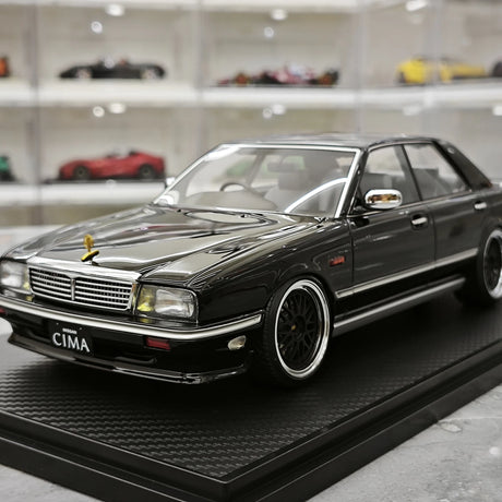 Ignition Nissan 1988 Cedric Cima Y31 Black 1:18 – Modello in resina collezionabile