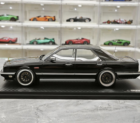 Ignition Nissan 1988 Cedric Cima Y31 Black 1:18 – Modello in resina collezionabile
