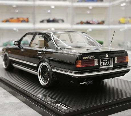 Ignition Nissan 1988 Cedric Cima Y31 Black 1:18 – Modello in resina collezionabile
