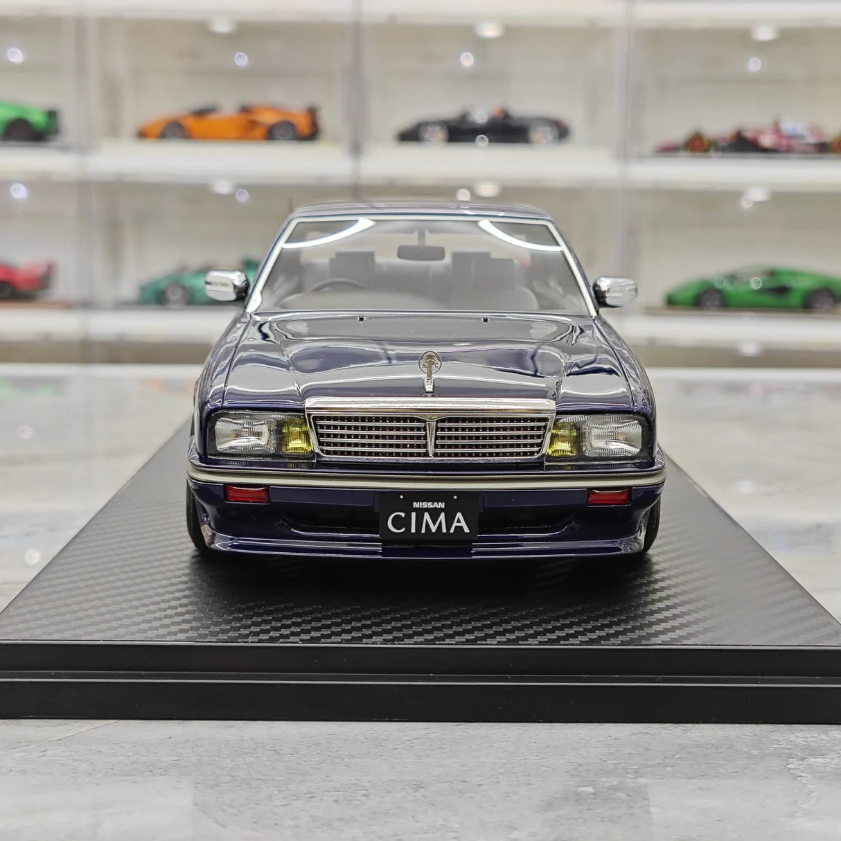 Ignition Nissan 1988 Cedric Cima Y31 Blue 1:18 – Modello in resina collezionabile