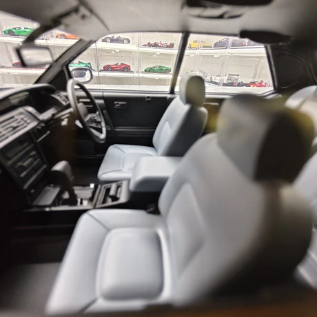 Ignition Nissan 1988 Cedric Cima Y31 Blue 1:18 – Modello in resina collezionabile