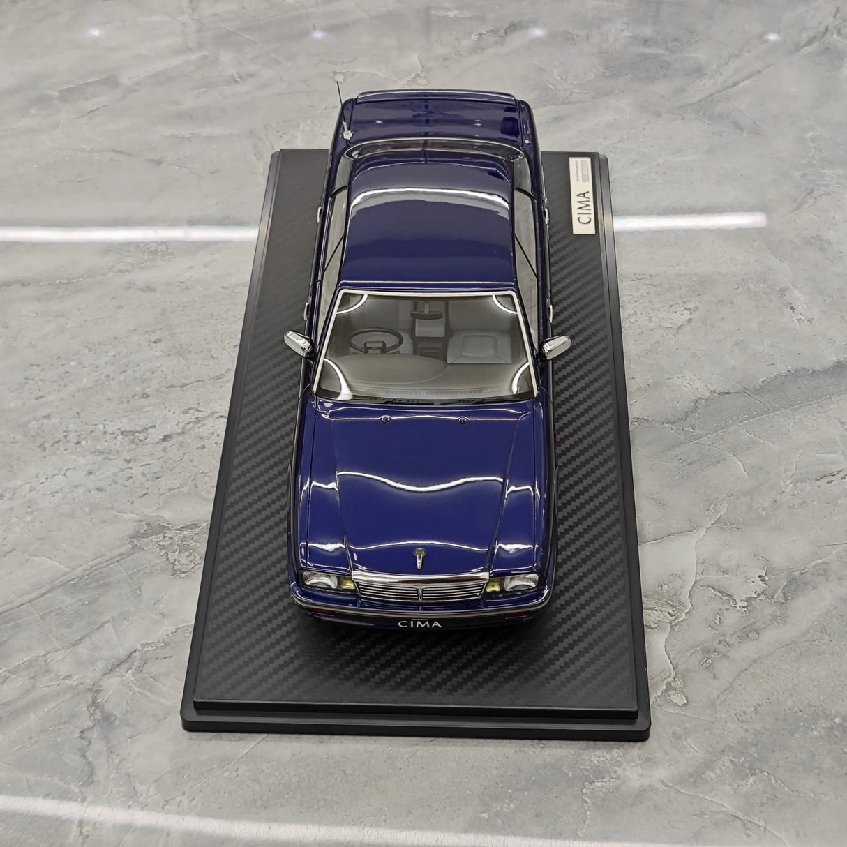 Ignition Nissan 1988 Cedric Cima Y31 Blue 1:18 – Modello in resina collezionabile