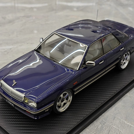 Ignition Nissan 1988 Cedric Cima Y31 Blue 1:18 – Modello in resina collezionabile