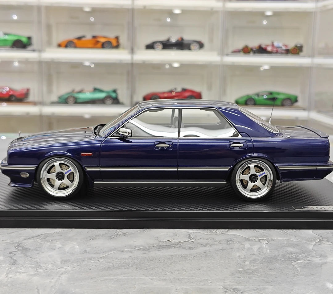 Ignition Nissan 1988 Cedric Cima Y31 Blue 1:18 – Modello in resina collezionabile