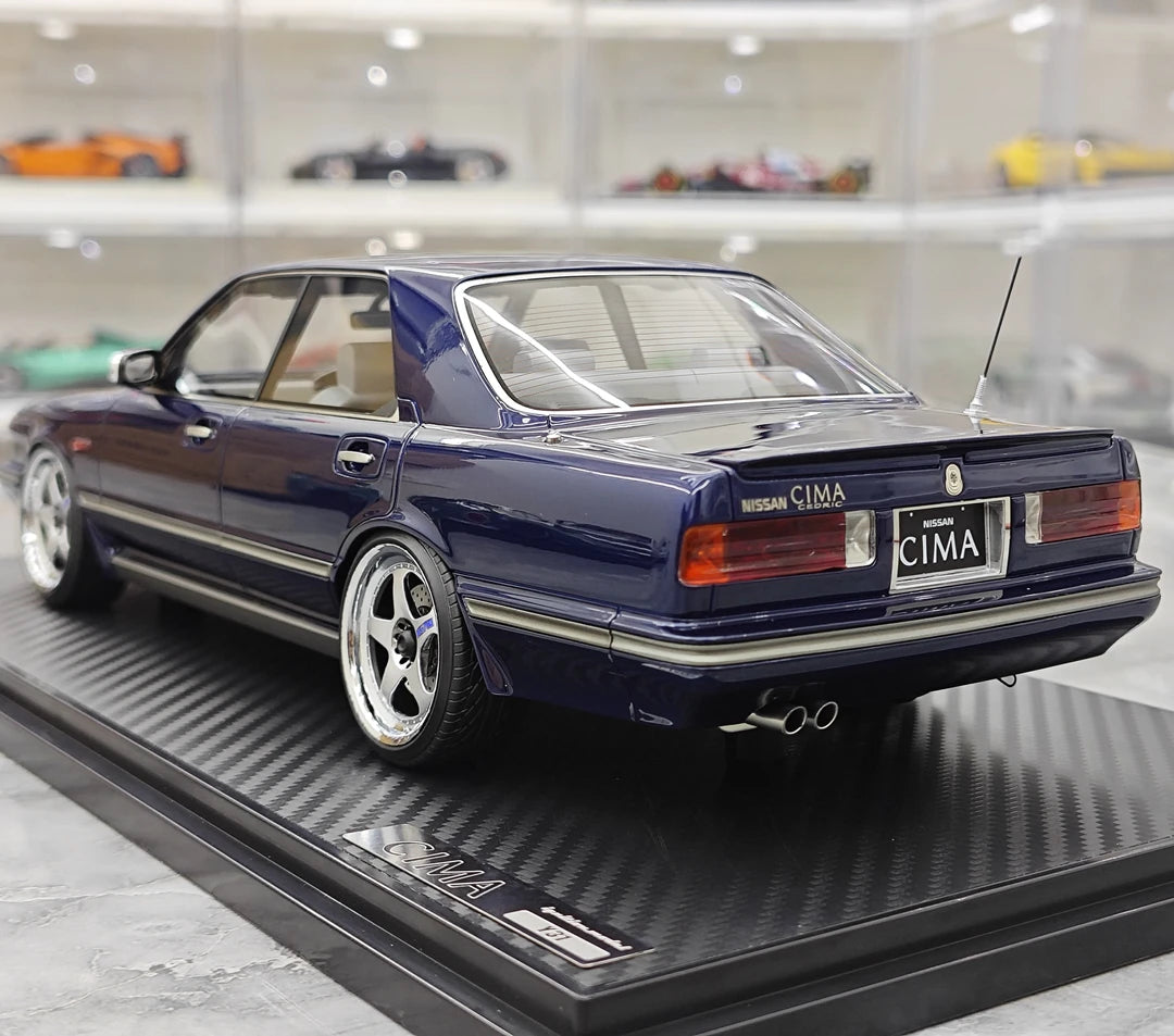 Ignition Nissan 1988 Cedric Cima Y31 Blue 1:18 – Modello in resina collezionabile