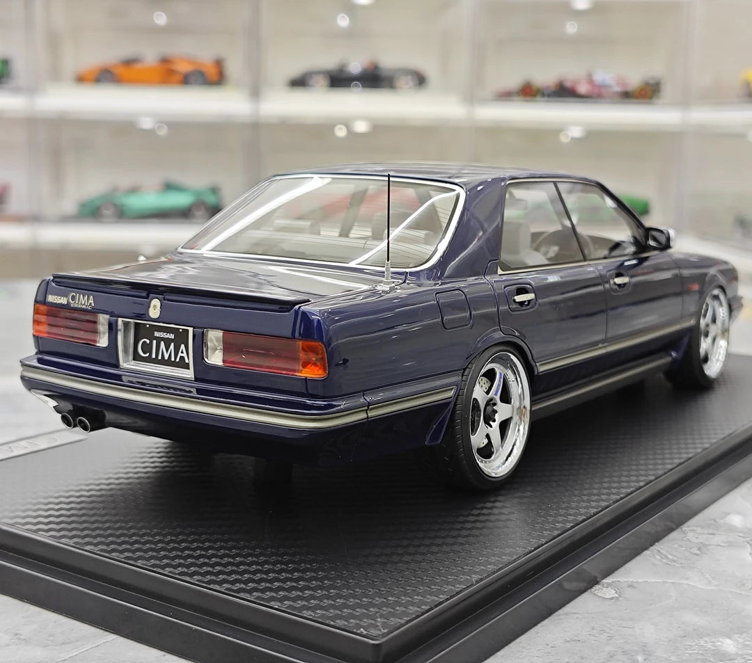 Ignition Nissan 1988 Cedric Cima Y31 Blue 1:18 – Modello in resina collezionabile