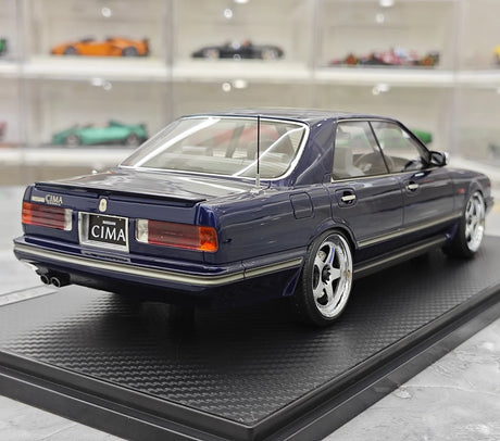 Ignition Nissan 1988 Cedric Cima Y31 Blue 1:18 – Modello in resina collezionabile
