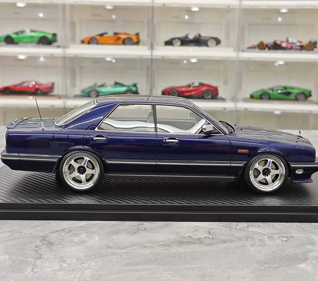Ignition Nissan 1988 Cedric Cima Y31 Blue 1:18 – Modello in resina collezionabile