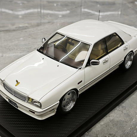 Accensione Nissan 1988 Cedric Cima Y31 White 1:18 – Modello in resina collezionabile