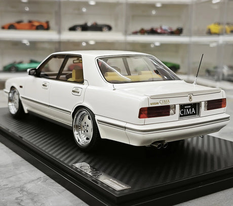 Accensione Nissan 1988 Cedric Cima Y31 White 1:18 – Modello in resina collezionabile