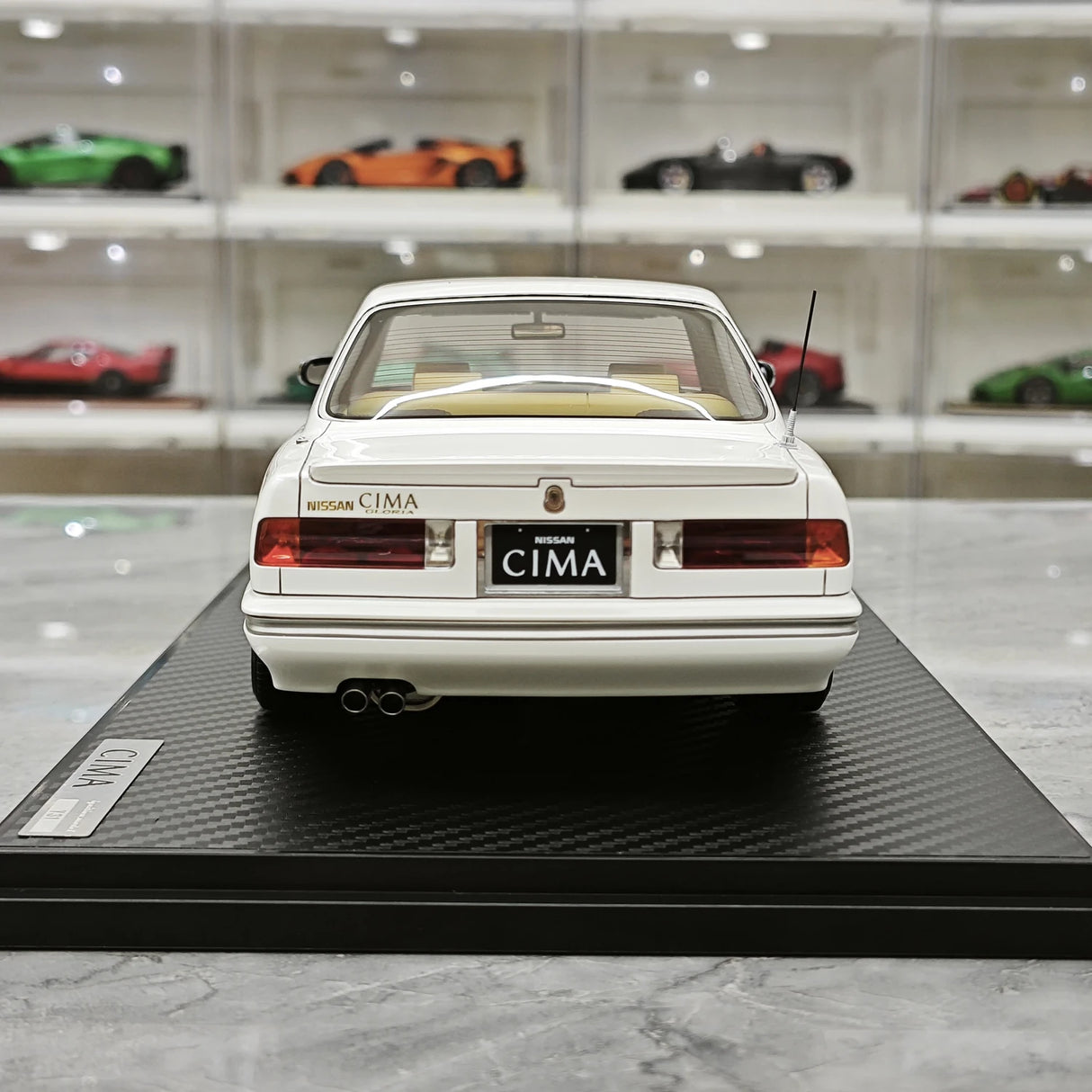 Accensione Nissan 1988 Cedric Cima Y31 White 1:18 – Modello in resina collezionabile