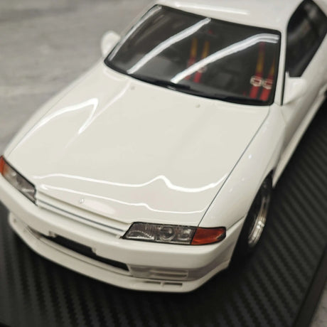 Accensione Nissan 1994 Skyline GT-R R32 Wangan Midnight Reina Akikawa White 1:18 – Modello in resina collezionabile